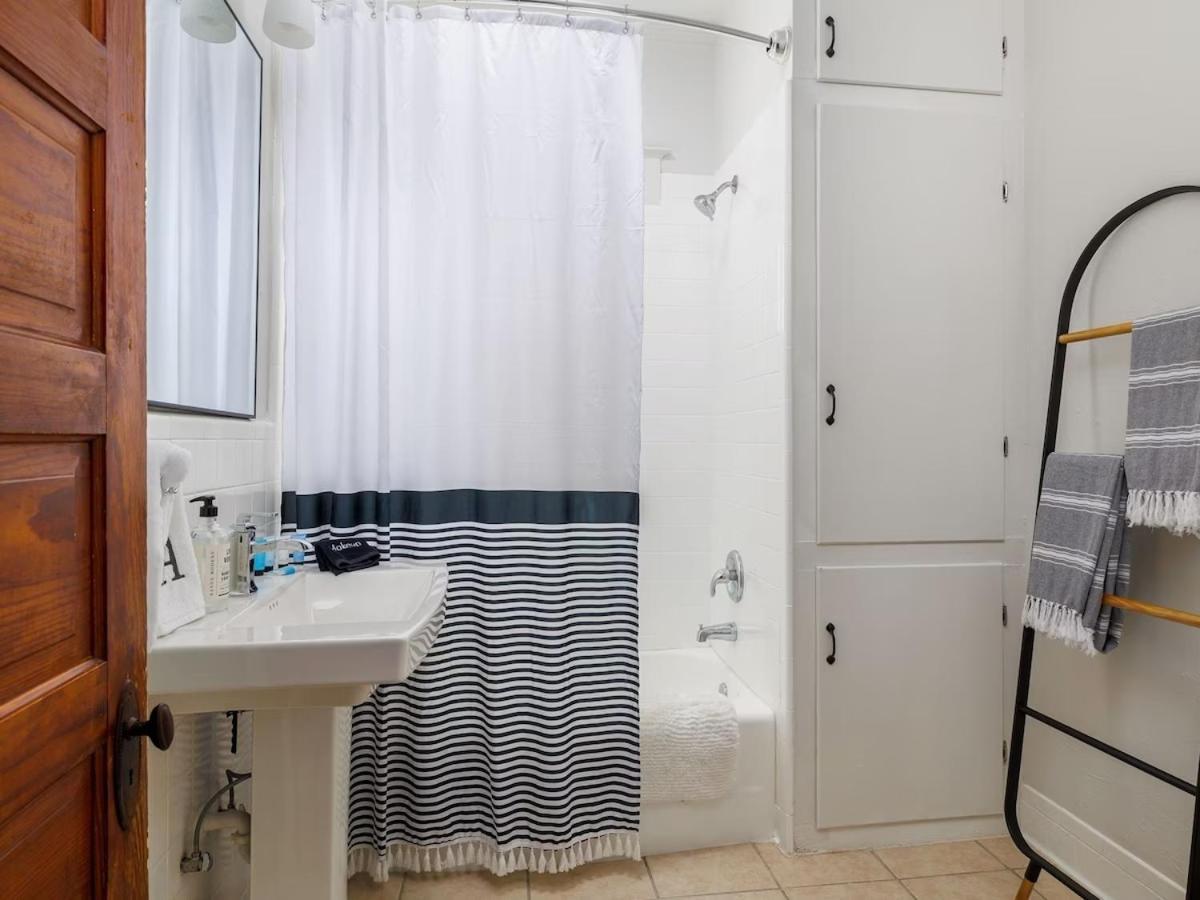 Relaxong House Of Glen Mills Villa Екстериор снимка